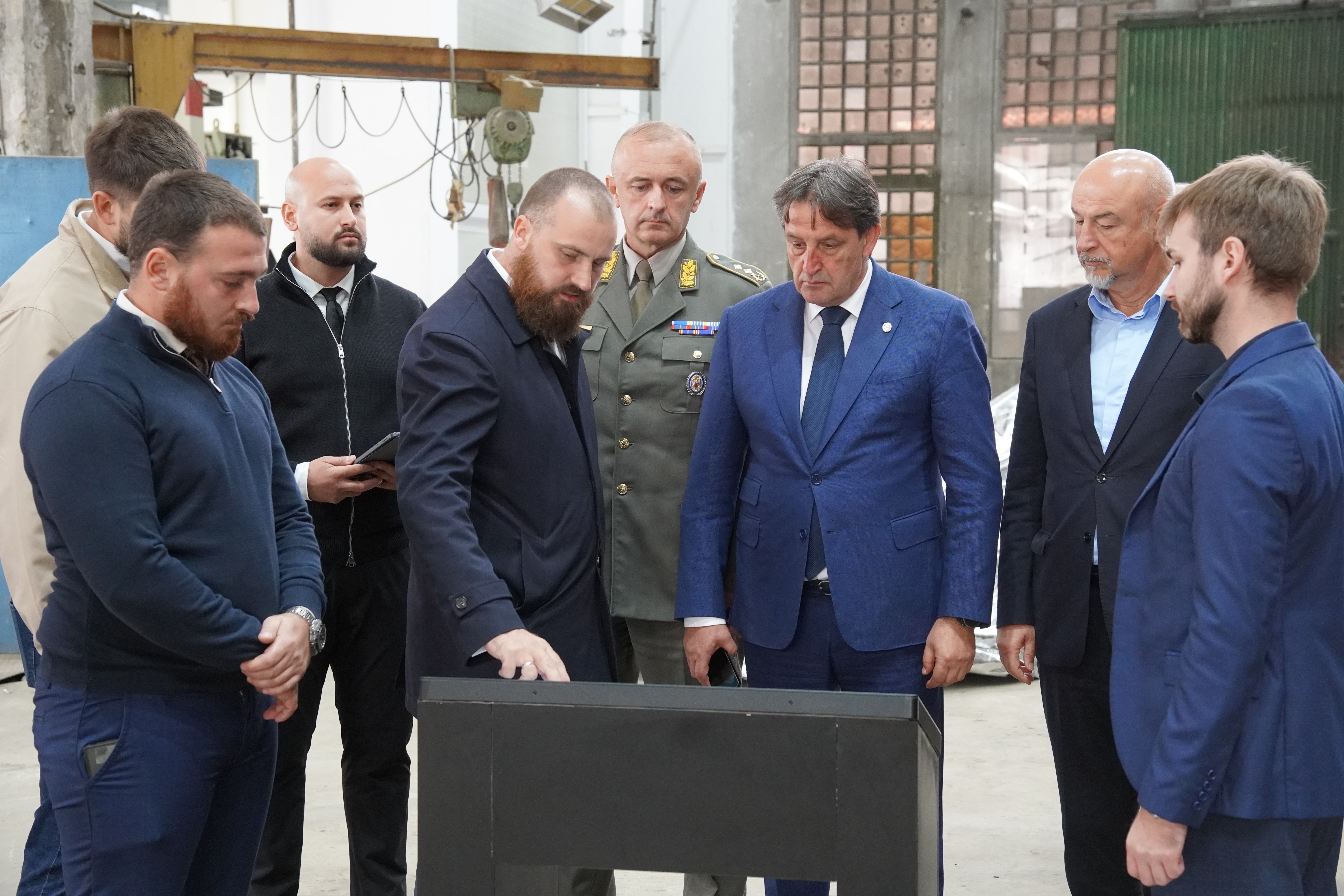 Посета министра одбране Братислава Гашића привредном друштву Застава ТЕРВО